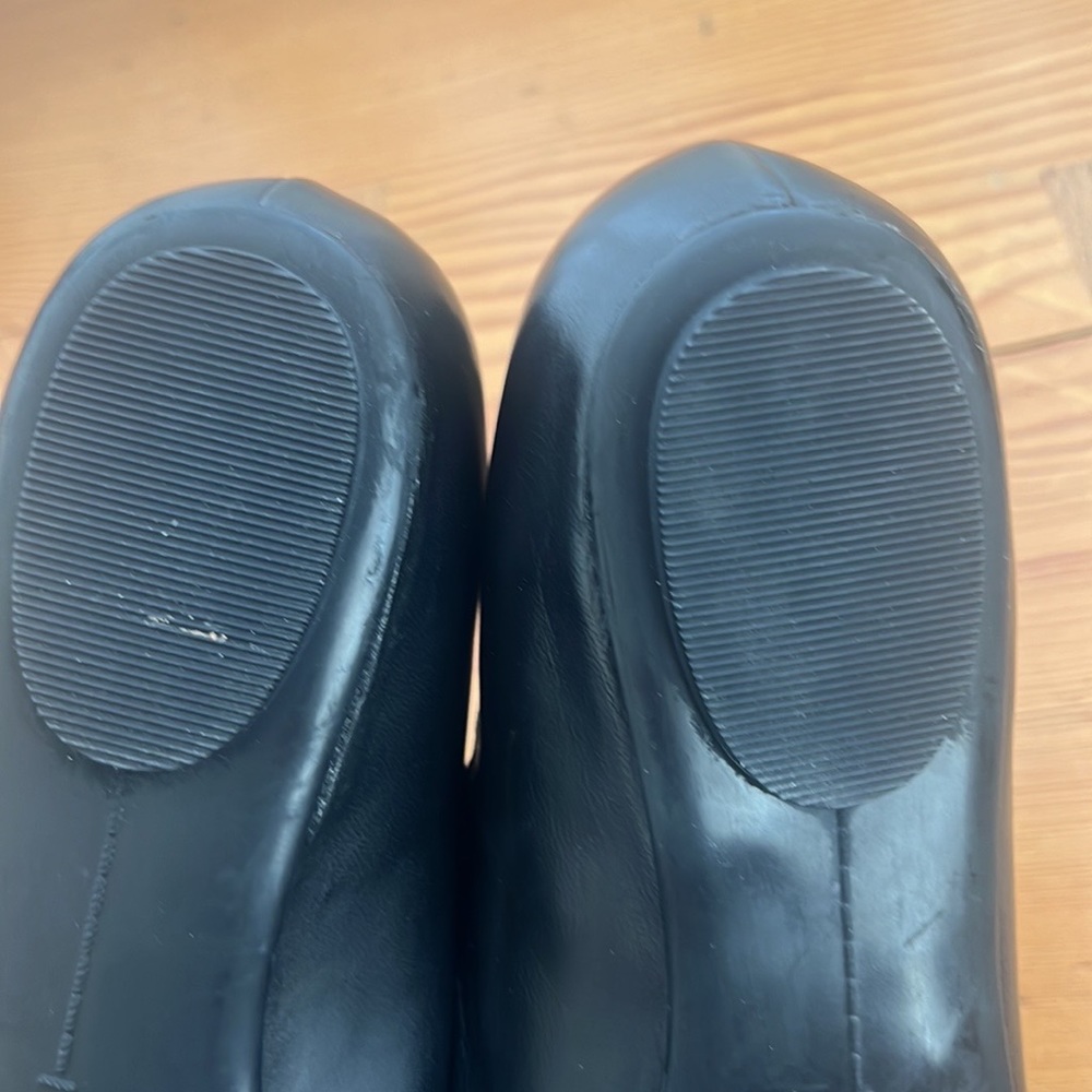 Browns Scalloped Edge Black Flats - Picture 4 of 10